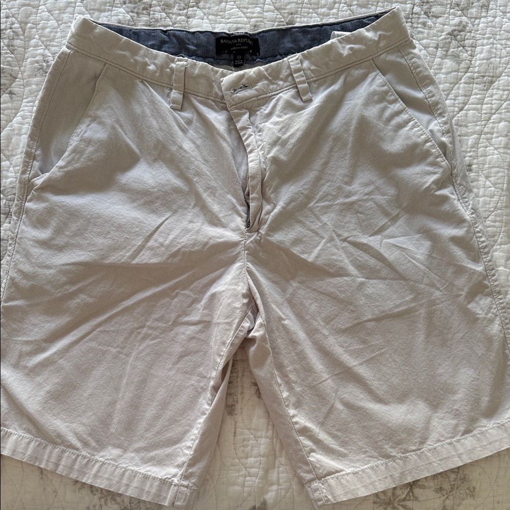 Banana Republic Tan Flat Front Shorts light grey almost white